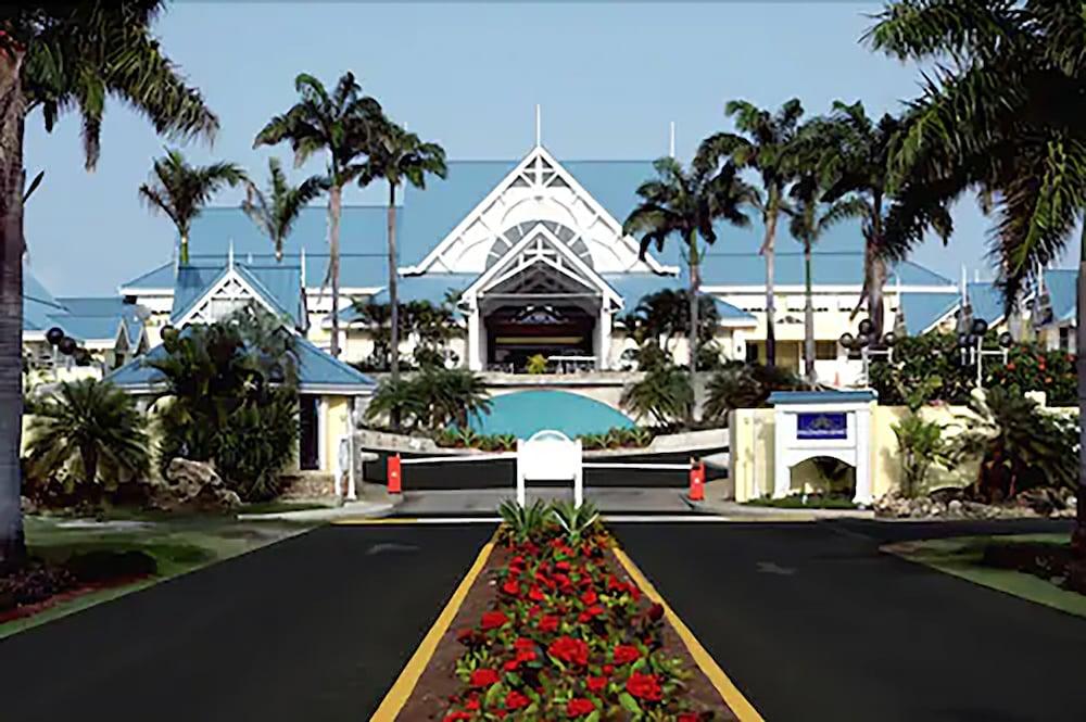 Magdalena Grand Beach & Golf Resort Tobago Exterior foto